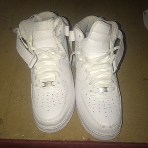 (BRAND NEW) Nike Air Force 1 Mid tops
